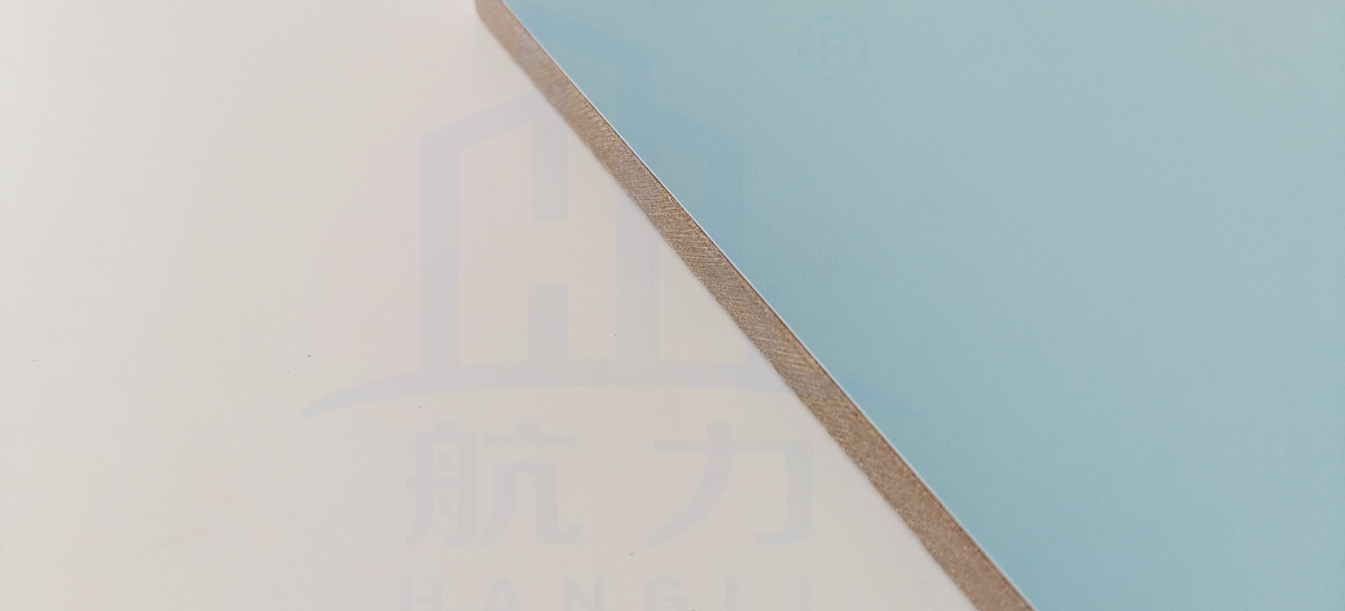 以石英纖維防火板為基材；  ●綠色環(huán)保，無甲醛、無石棉；  ●A級阻燃，防火、防潮；  ●堅(jiān)固耐用，超長壽命；  ●質(zhì)輕高強(qiáng)、隔音隔熱；  ●裝配式安裝，省時、省力、經(jīng)濟(jì)；  ●表面涂層使用納米無機(jī)涂料，抗菌、防腐、防蛀、易清潔；